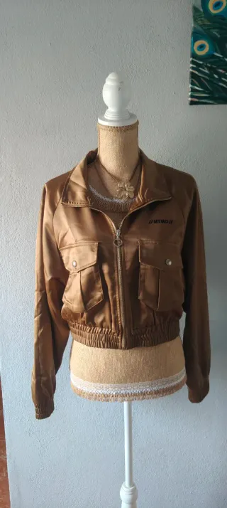 Chaqueta Mymo con bolsillos en raso