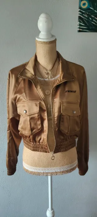 Chaqueta Mymo con bolsillos en raso