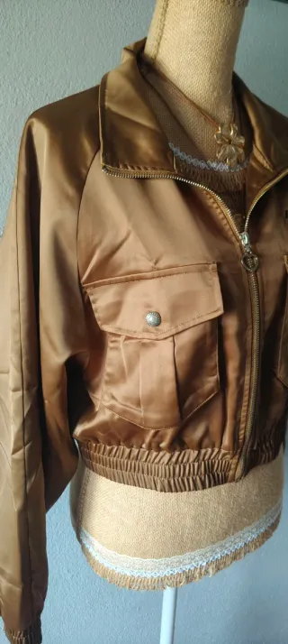 Chaqueta Mymo con bolsillos en raso