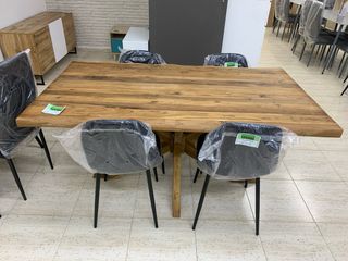Mesa de madera maciza
