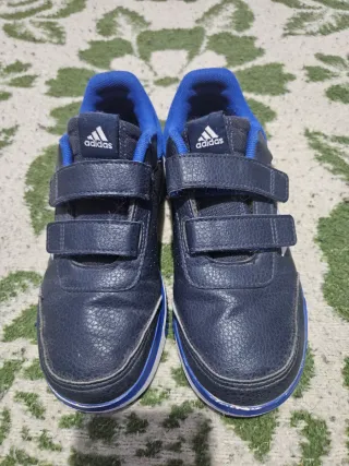 Zapatillas Adidas niño Talla 34
