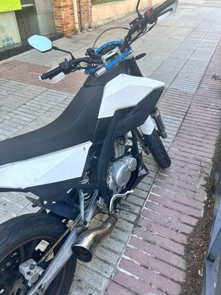 Hanway Xray125 GS Blanca