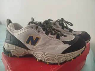 Zapatillas New Balance Trekking talla 42,5