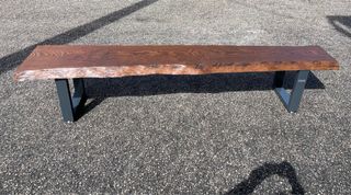 Banco de madera con patas metálicas