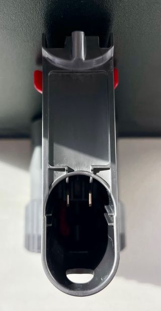 Motor Dyson V6 con su empuñadura