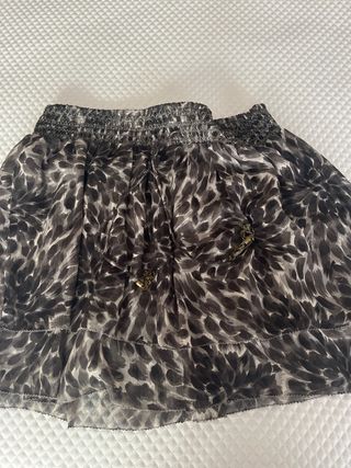 Falda y blusa estampado animal print Talla L