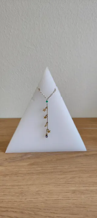 Expositor joyero triangular de colgante y pulsera