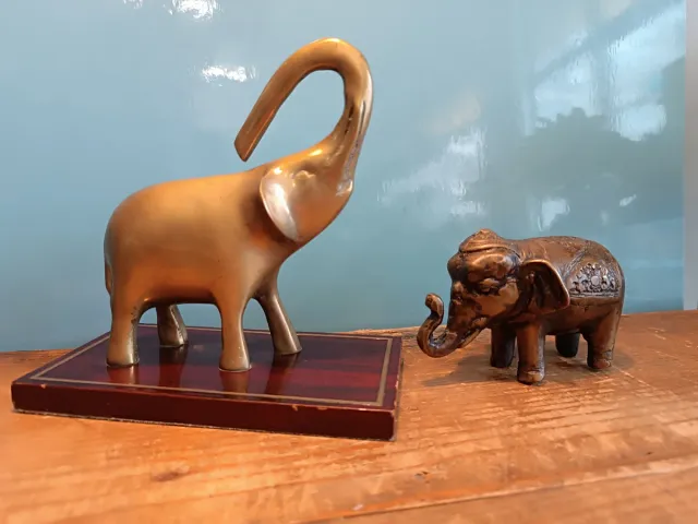 Lote 2 elefantes latón y bronce vintage