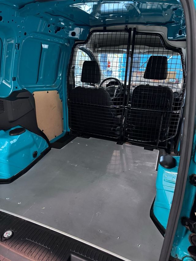 Ford Transit Courier 39380 kms!