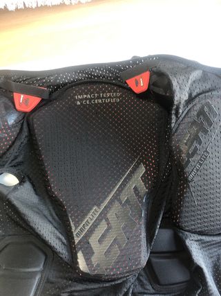 Protección Motocross Infantil Leatt