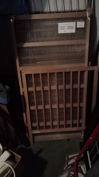 Cuna de bebé de madera