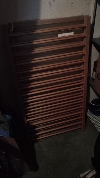 Cuna de bebé de madera