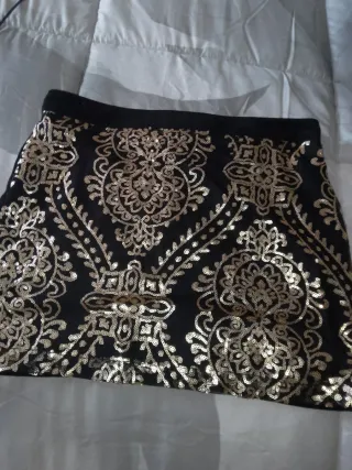 Minifalda negra con lentejuelas 