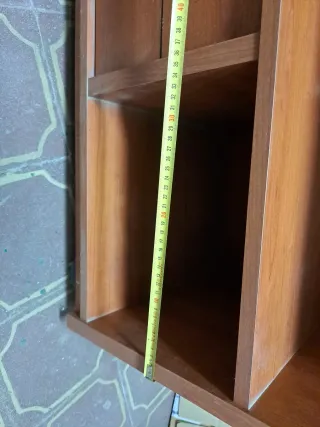 Mesa de madera marrón