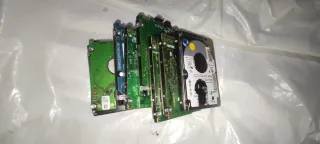 Lote de discos duros y adaptador