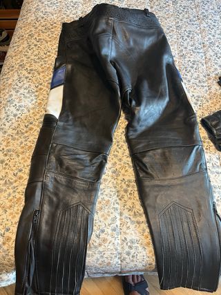 Conjunto de cuero moto: Cazadora y Pantalón