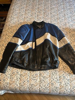 Conjunto de cuero moto: Cazadora y Pantalón