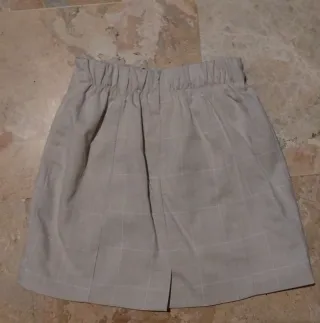 Falda de cuadros beige
