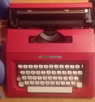 Máquina de escribir Olivetti COLLEGE roja