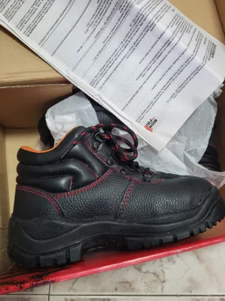 Zapato de seguridad MON FRI negro