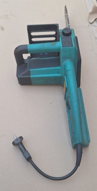 Motosierra Eléctrica Bosch 350B AKE