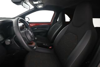 Toyota Aygo X Cross 1.0 Play