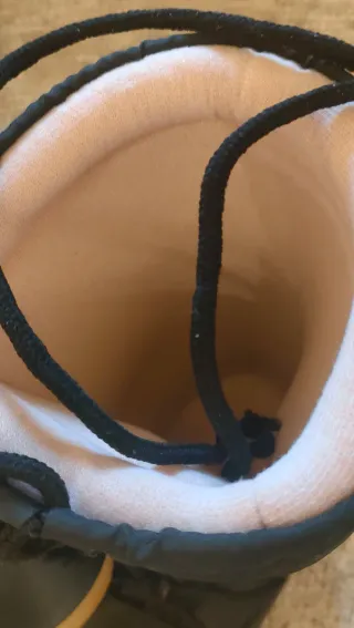 Moon Boot neri tg. 42/44,indossati 2 volte, nuovi!