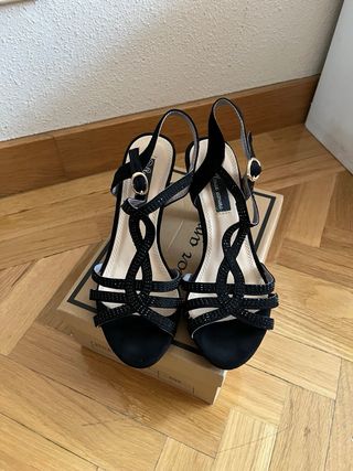 Sandalias de fiesta negras con pedrería