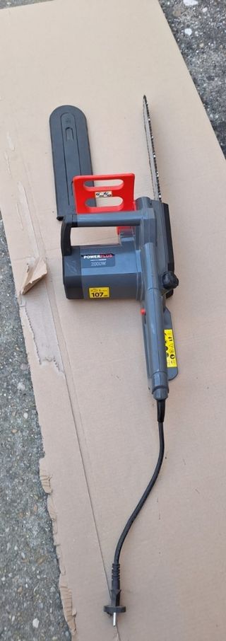 Motosierra Eléctrica Powerplus 2000W