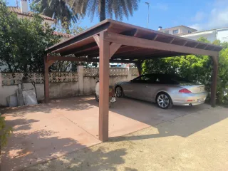 Atención oliva carpintero y constructor