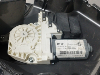 ELEVALUNAS TRASERO DERECHO SEAT LEON (1P1) BKD 97
