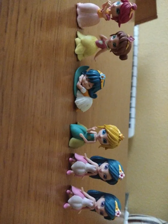 6 Figuras Princesas del Arcoiris