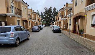 Casa adosada en venta en Sanlúcar la Mayor
