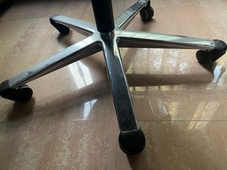 Sillón Wilkhahn.
de despacho su precio es de 1.400