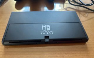 Nintendo Switch OLED blu/rosso