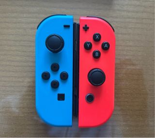 Nintendo Switch OLED blu/rosso