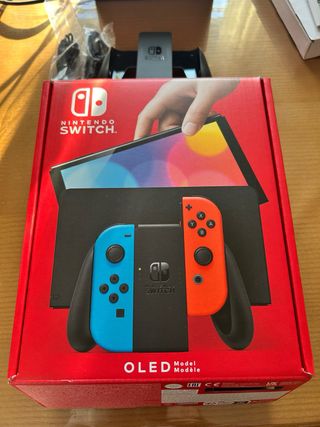 Nintendo Switch OLED blu/rosso