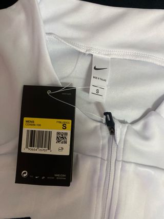 Camiseta deportiva Nike manga larga
