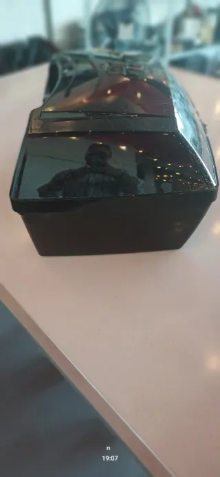 Maleta de moto con respaldo y herrajes