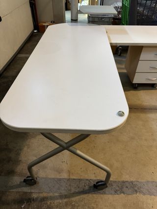 Mesa de escritorio de lujo.