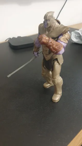 Figura Thanos Marvel