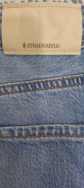 Pantalón vaquero mujer Stradivarius azul