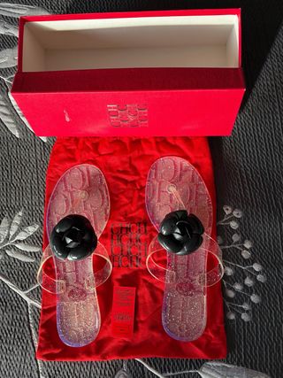 Chanclas Carolina Herrera Negras