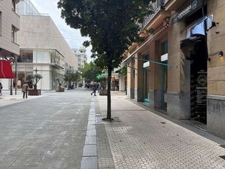 Local comercial en alquiler en Centro en San Sebastián-Donostia