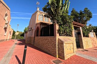 Casa adosada en venta en  El Acequión - Los Naúfragos en Torrevieja