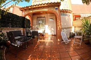 Casa adosada en venta en  El Acequión - Los Naúfragos en Torrevieja