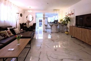 Casa adosada en venta en  El Acequión - Los Naúfragos en Torrevieja