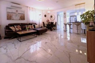 Casa adosada en venta en  El Acequión - Los Naúfragos en Torrevieja