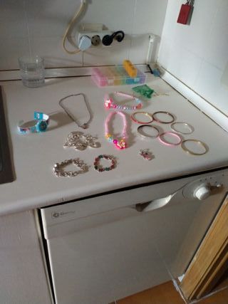 Lote Bisutería Princesas: Collar, Pulsera, Reloj
