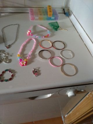 Lote Bisutería Princesas: Collar, Pulsera, Reloj